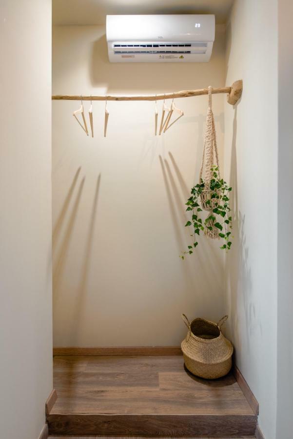 Stone House Near Acropolis - Living Stone Diamond Apartment Athena Bagian luar foto